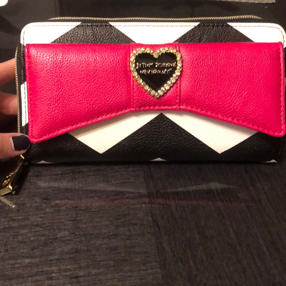 *New* Betsey Johnson Bow Wallet